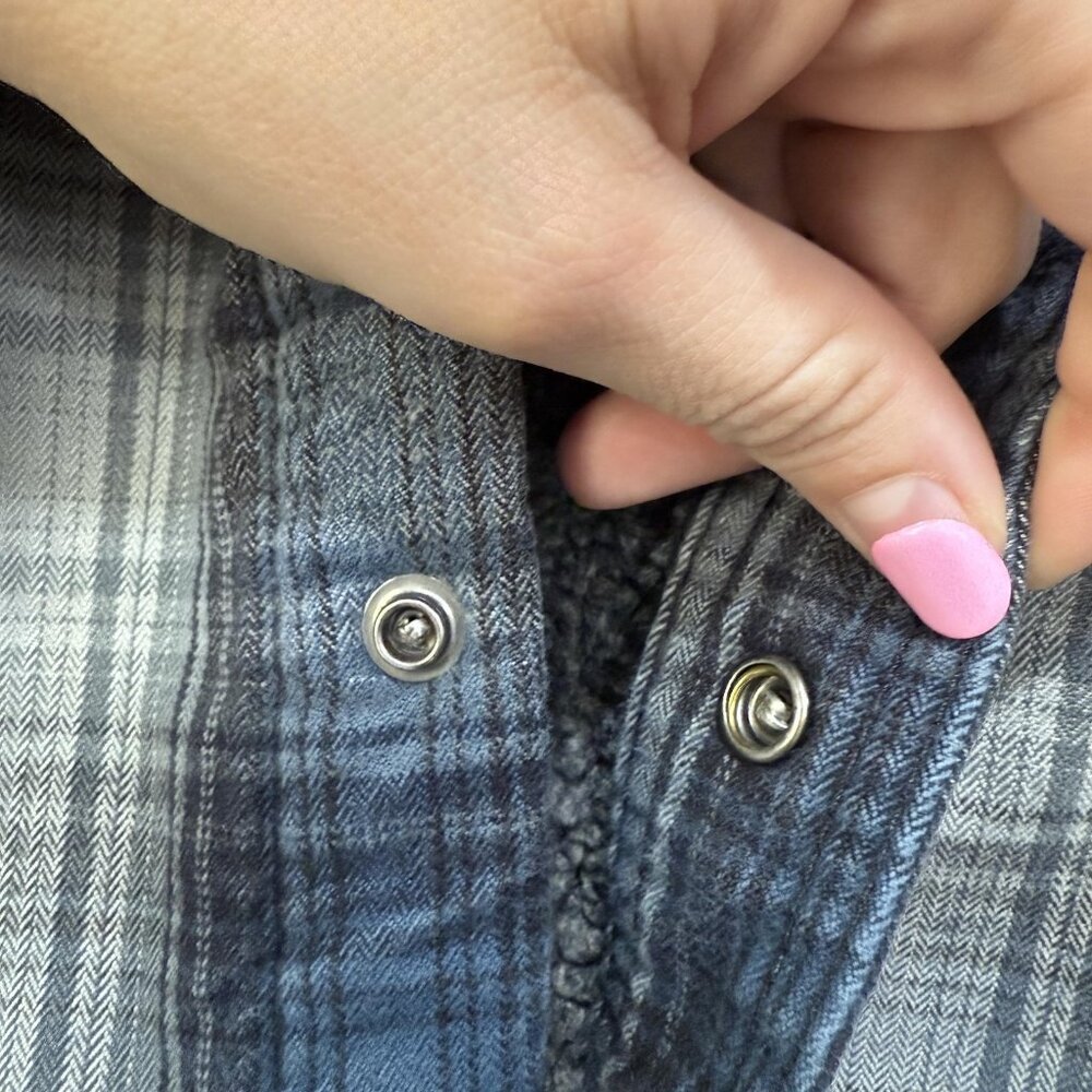 Carhartt Jacket Mens Medium Sherpa Lined Plaid Shirt Coat Workwear Fall 2019 - Picture 3 of 16
